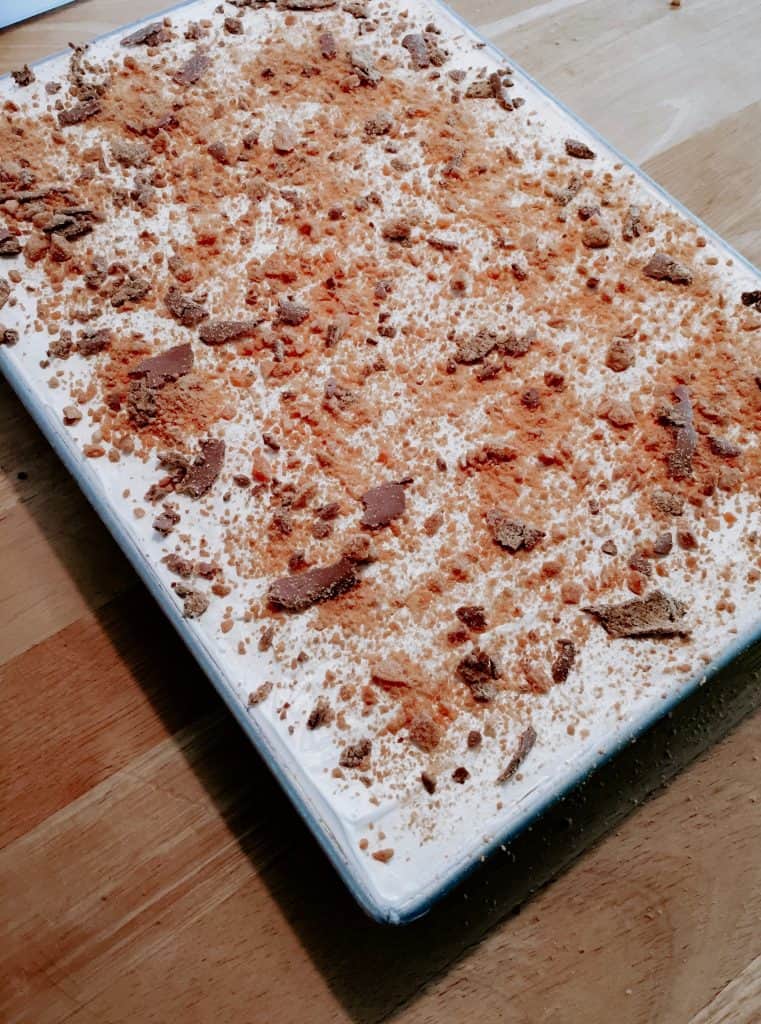 Easy Summer Dessert Recipe for the Last Minute Planner 15 Easy Summer Dessert Recipe - Ice Cream Sandwich with Butterfinger Bar